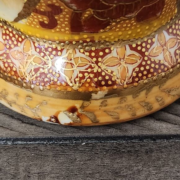 Vintage Satsuma Japanese Pottery Gold Painted Vases Set of 2 - Picture 7 of 12